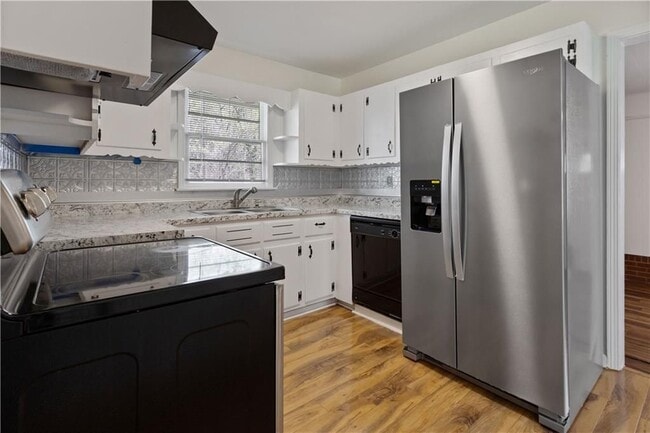 Foto del edificio - 430 Haynes Rd