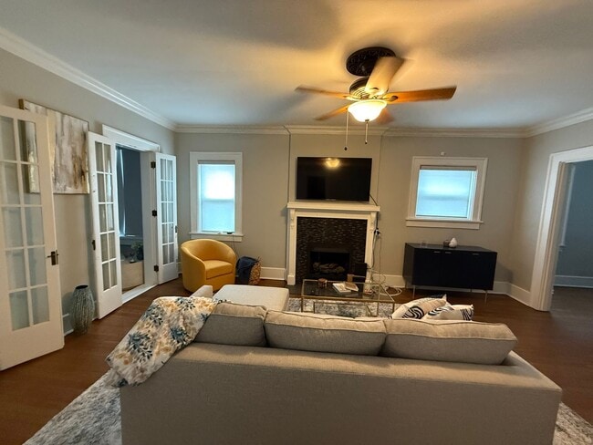 Building Photo - Second St