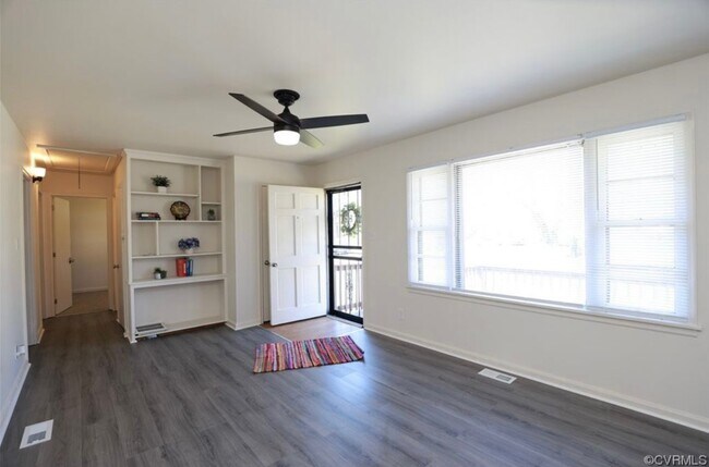 Building Photo - 605 N South St