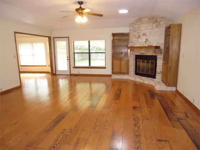 Building Photo - 9903 Grand Oak Dr