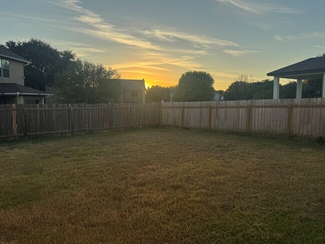 Foto del edificio - 8411 Sunset Canyon Dr