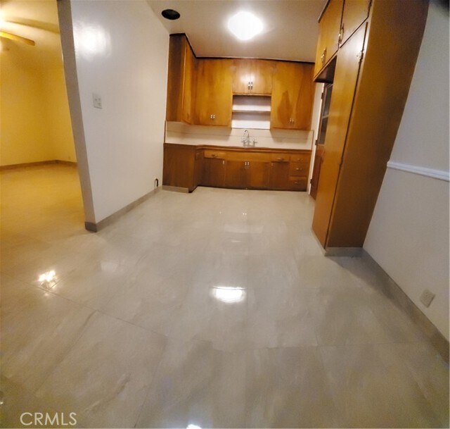 Foto del edificio - 11744 Downey Ave