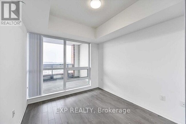 Building Photo - 3091 Dufferin St