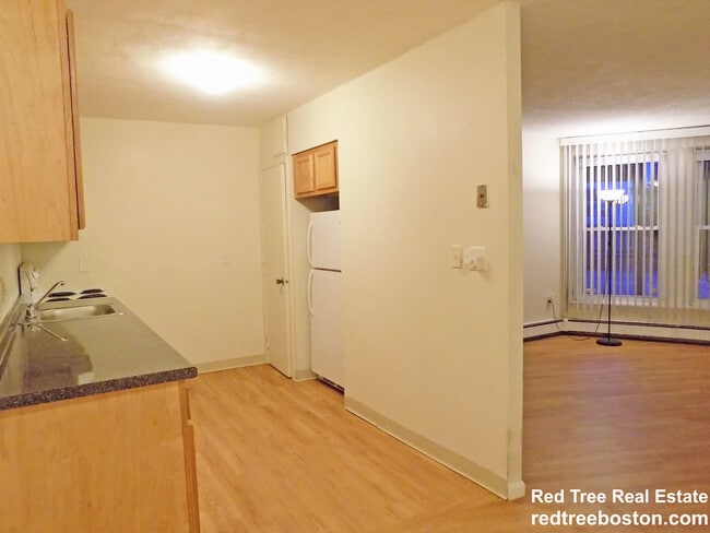 Photo - 2045 Commonwealth Ave Apartment