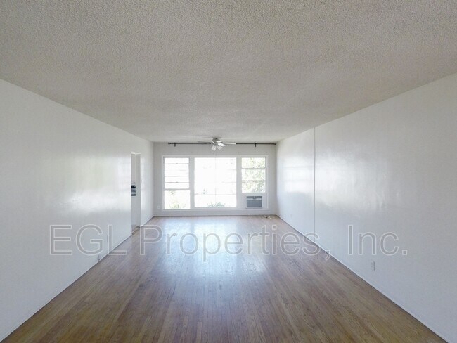 Building Photo - 7941 1/2 Blackburn Ave