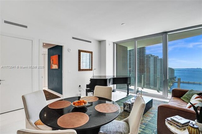 Foto del edificio - 300 Biscayne Blvd Way