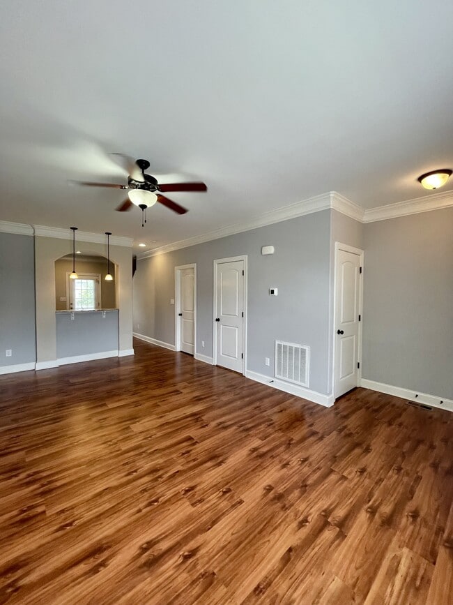 Building Photo - 162 Rowse Dr