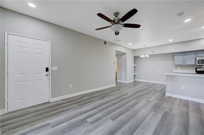 Foto del edificio - 2615 W Gary Ave