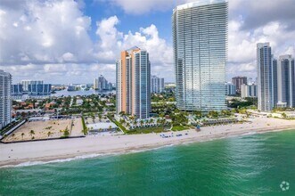 Building Photo - 18911 Collins Ave