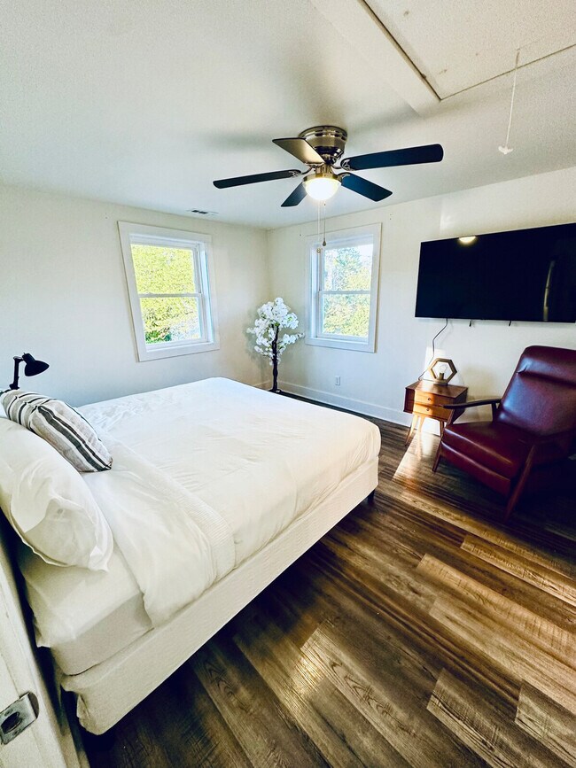 Foto del edificio - 401 Cedar Lane Rd