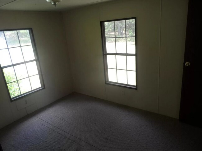 Building Photo - 116 Black Creek Rd