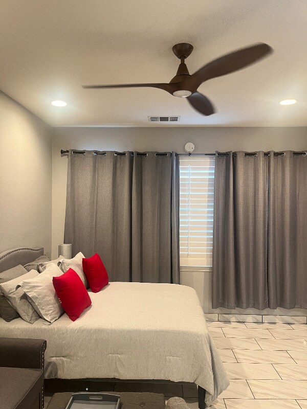 Foto del edificio - 8418 Lourenco Ln