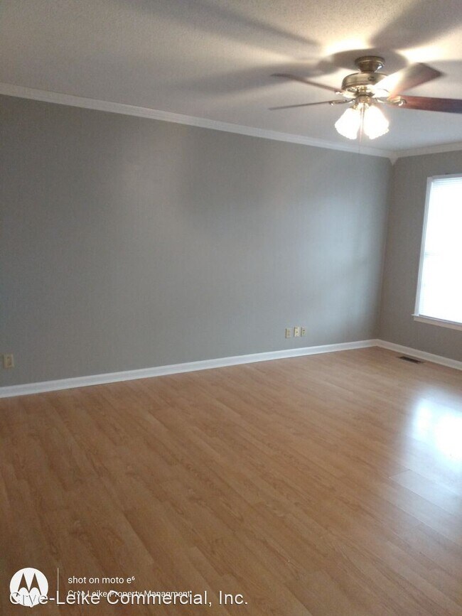 Building Photo - 3 br, 2.5 bath House - 345 Grassland Drive