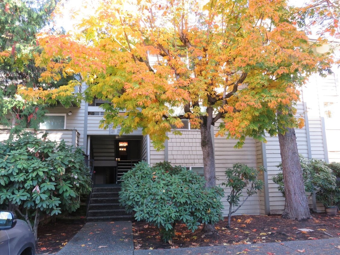 Renton Highlands 2Bd/1Ba ground floor Cond... Condo for Rent in