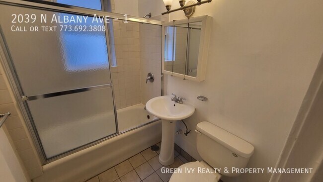 Foto del edificio - ONE MONTH FREE! Wonderful, sunlit apartmen...
