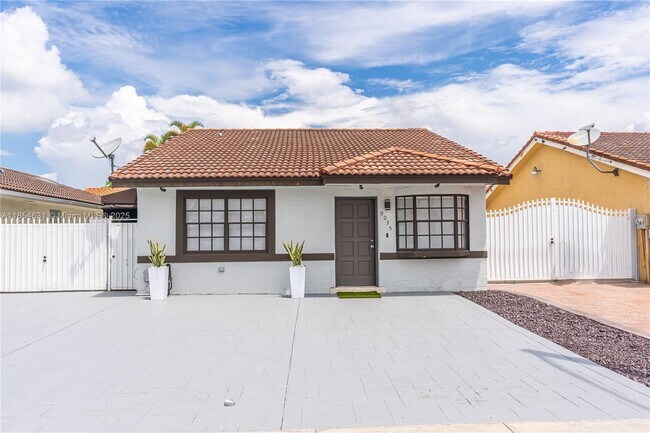 Foto del edificio - 9035 NW 117th St