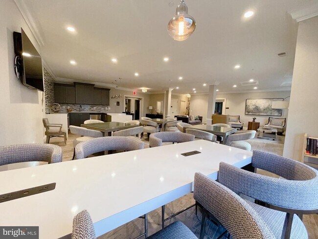 Foto del edificio - Luxurious Fairfax City 2 bed Condo