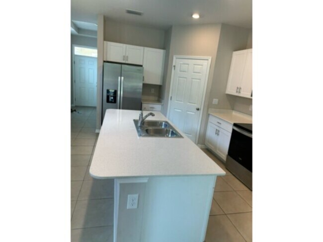 Building Photo - NEW! 3 Bedroom 2 Bath Home! AVAILABLE July...