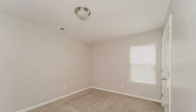 Building Photo - 843 Rook Rd