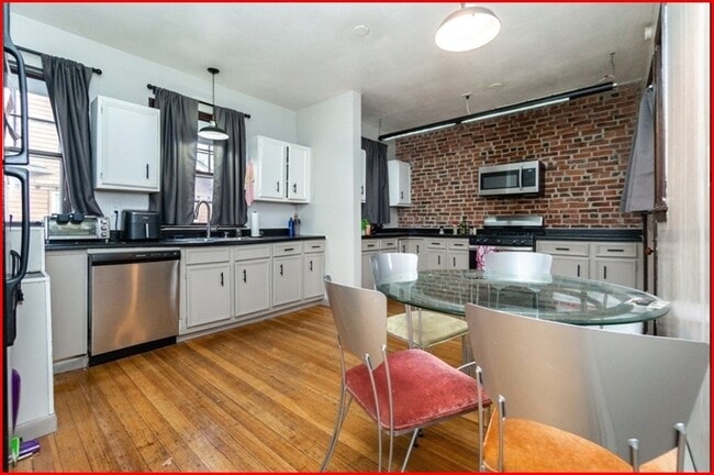Foto del edificio - 21 Melville Ave
