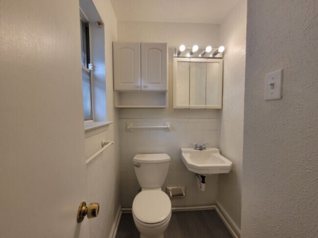 Foto del edificio - 3824 Modlin St