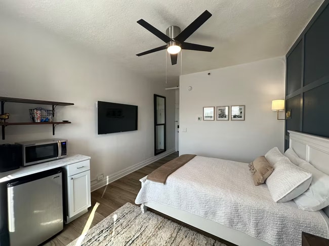 Building Photo - Albert House