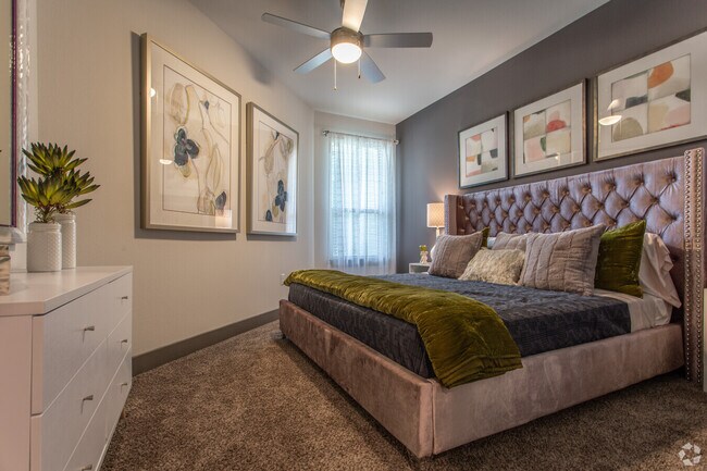Building Photo - Your Perfect Place with 1 Month Free Rent!