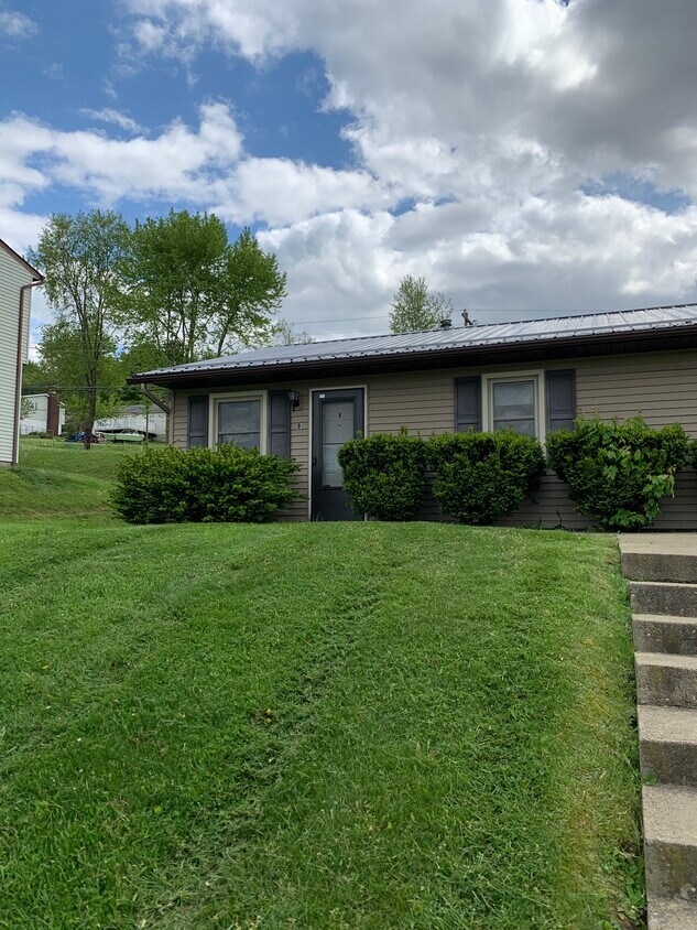Foto principal - 1249 Green Valley Dr