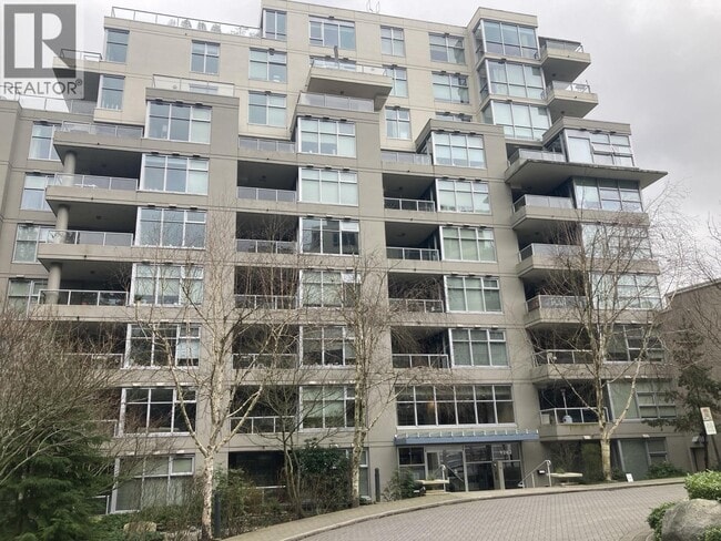 Building Photo - 9262 University Crescent