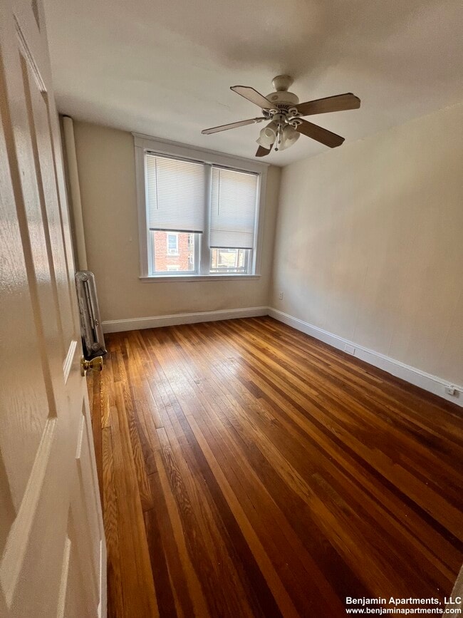 Building Photo - 5 Barrows St