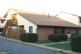 Building Photo - 8415 Benecia Ct