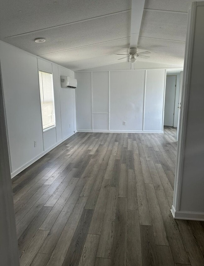 Building Photo - 4 Pin Oak Ln