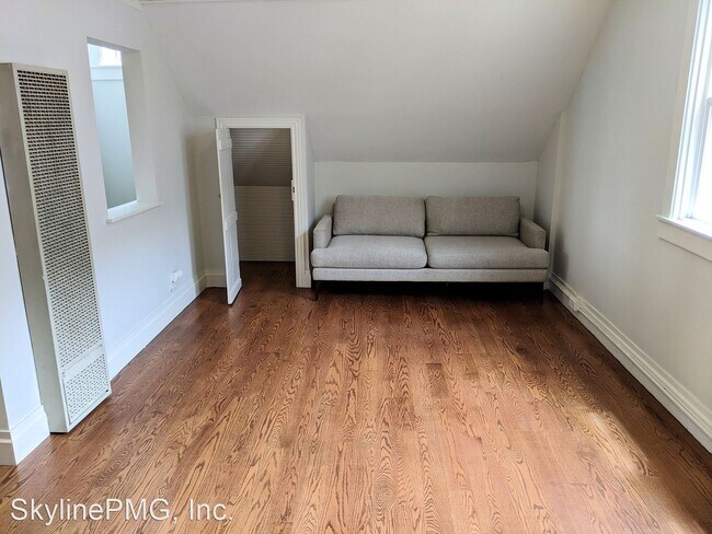Foto del edificio - 465-471 Corbett Ave