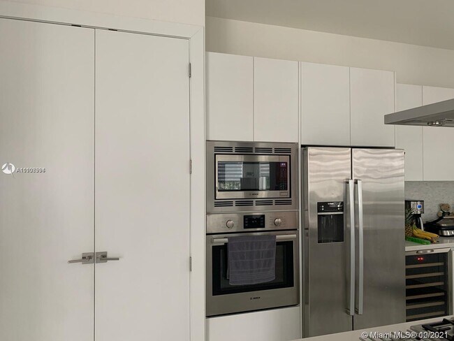 Foto del edificio - 9975 NW 75th St