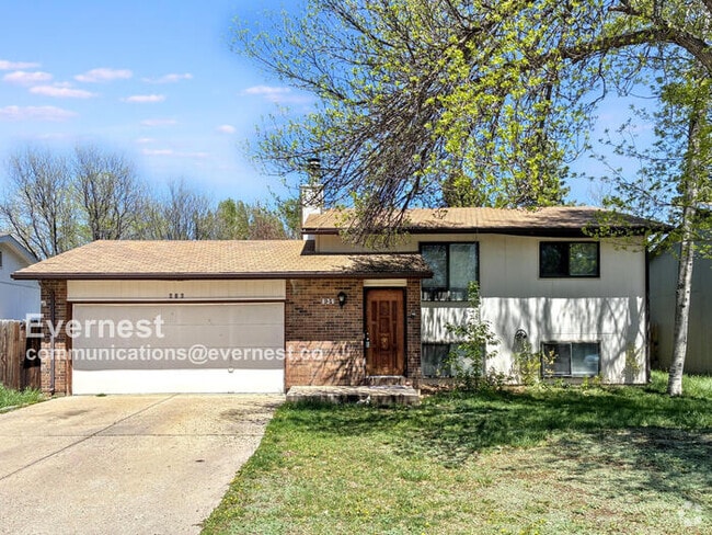 Building Photo - 836 Vanderbilt Ct