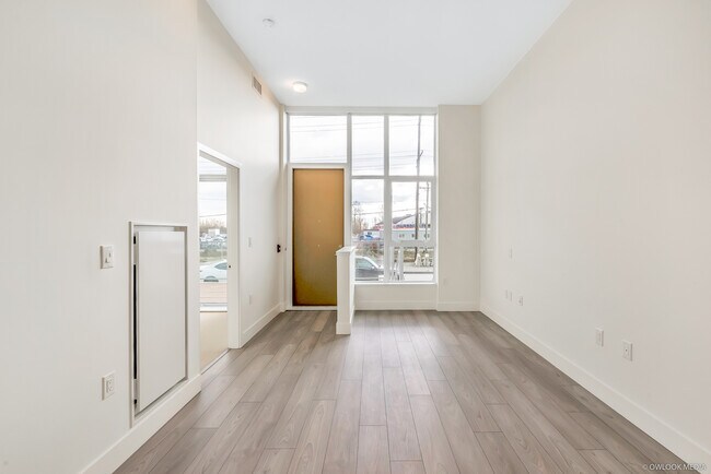 Photo du bâtiment - TH4-3561 E Kent Ave N