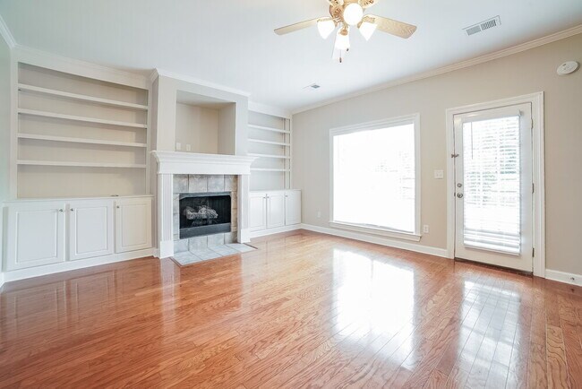 Foto del edificio - 2875 Liverpool Ln