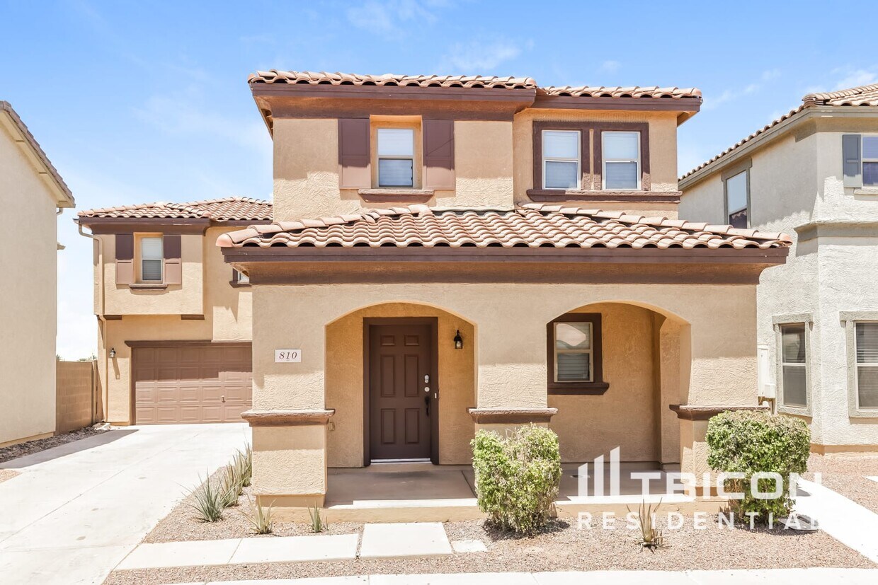 Foto principal - 810 N 112th Dr