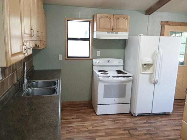 Building Photo - 35 Cedar Ridge Dr