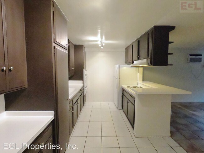 Foto del edificio - 1330 N Orange Dr