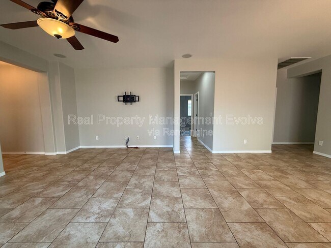 Foto del edificio - 27516 N 17th Ln
