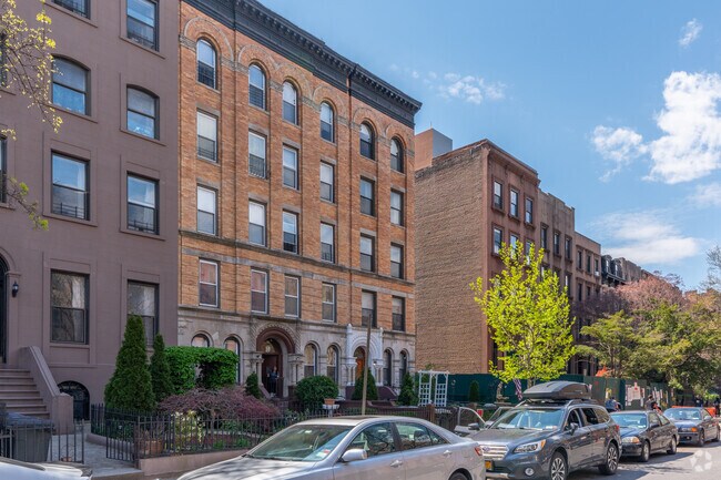 Building Photo - 84 1st Pl