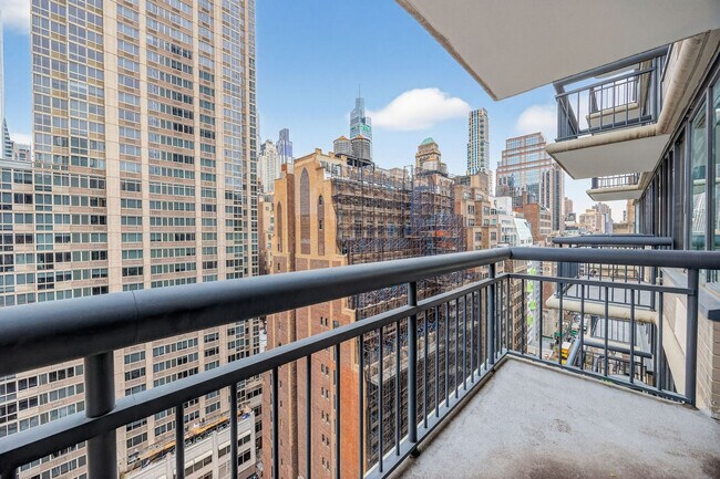 Foto del edificio - 68 W 37th St