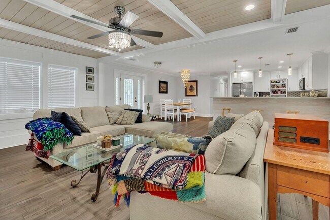 Foto del edificio - 221 S Lorraine Dr