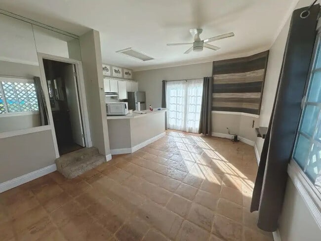 Building Photo - 5555 Lesa Rd