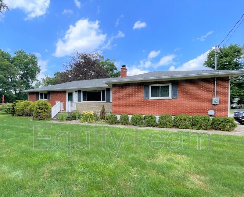 2162 Oakwood Dr, Milford, OH 45150 House for Rent in Milford, OH