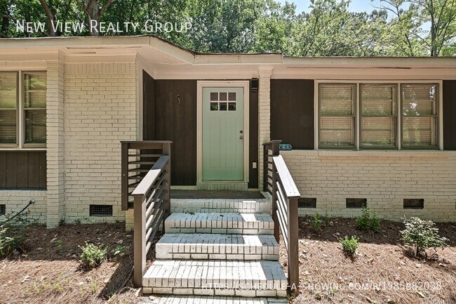 Foto del edificio - 5121 Farm Pond Ln