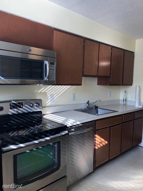 Foto principal - 94 N Bedford St