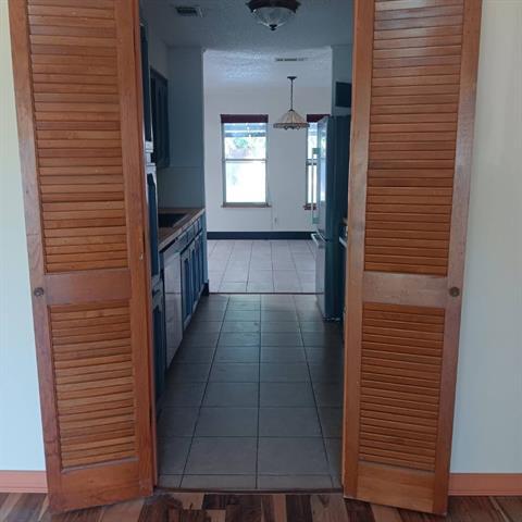 Building Photo - 4001 Sumac Ct