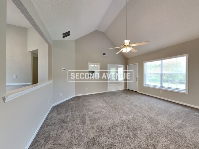 Building Photo - 661 Morningside Dr N